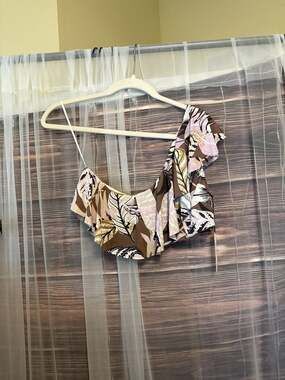 Unsubscribed Brown Tropical Leaf Print One-Shoulder Flounce Bikini Top